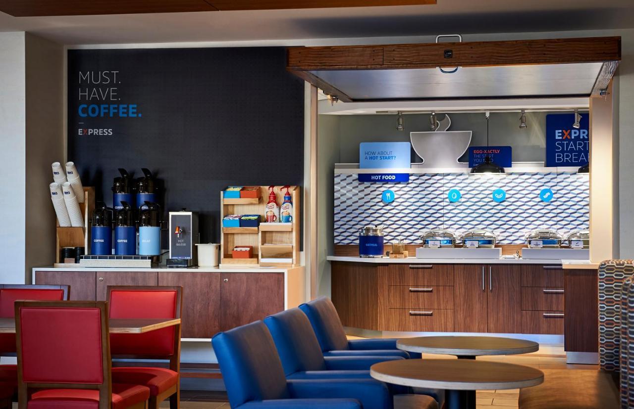 Holiday Inn Express & Suites - Canton By Ihg ภายนอก รูปภาพ