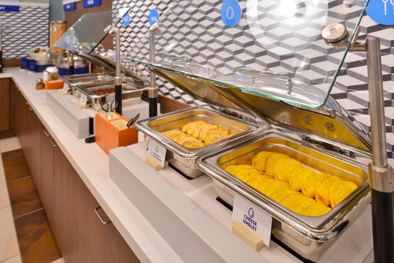 Holiday Inn Express & Suites - Canton By Ihg ภายนอก รูปภาพ