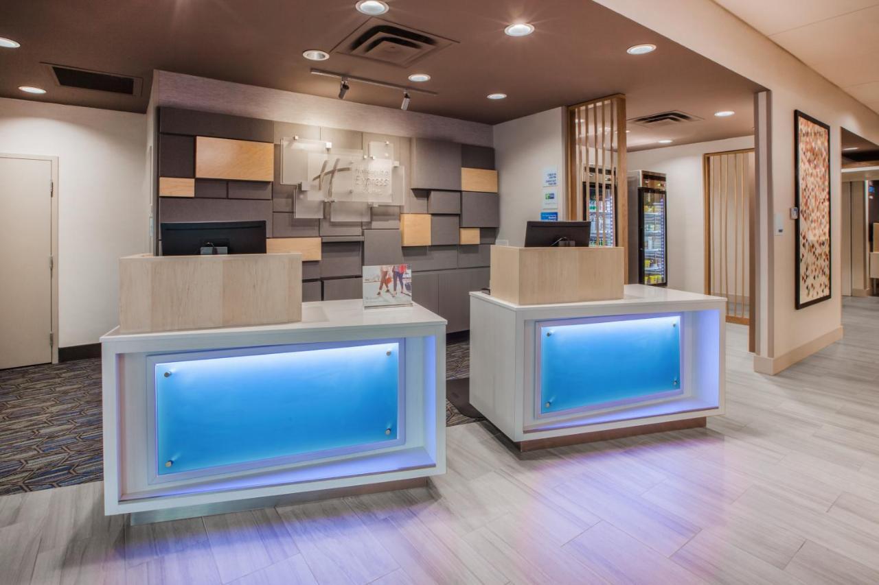 Holiday Inn Express & Suites - Canton By Ihg ภายนอก รูปภาพ